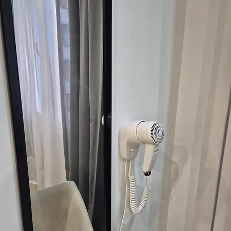 18 Habitación En Vivienda Centrica Quarto em Acomodações Particulares *